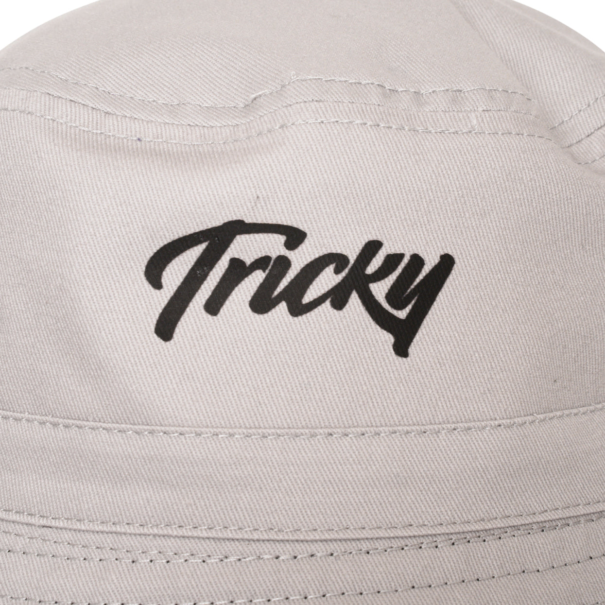 TRICKY SMALL LOGO BUCKET HAT GREY