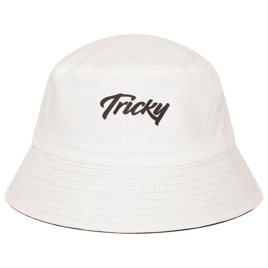 TRICKY SMALL LOGO BUCKET HAT WHITE