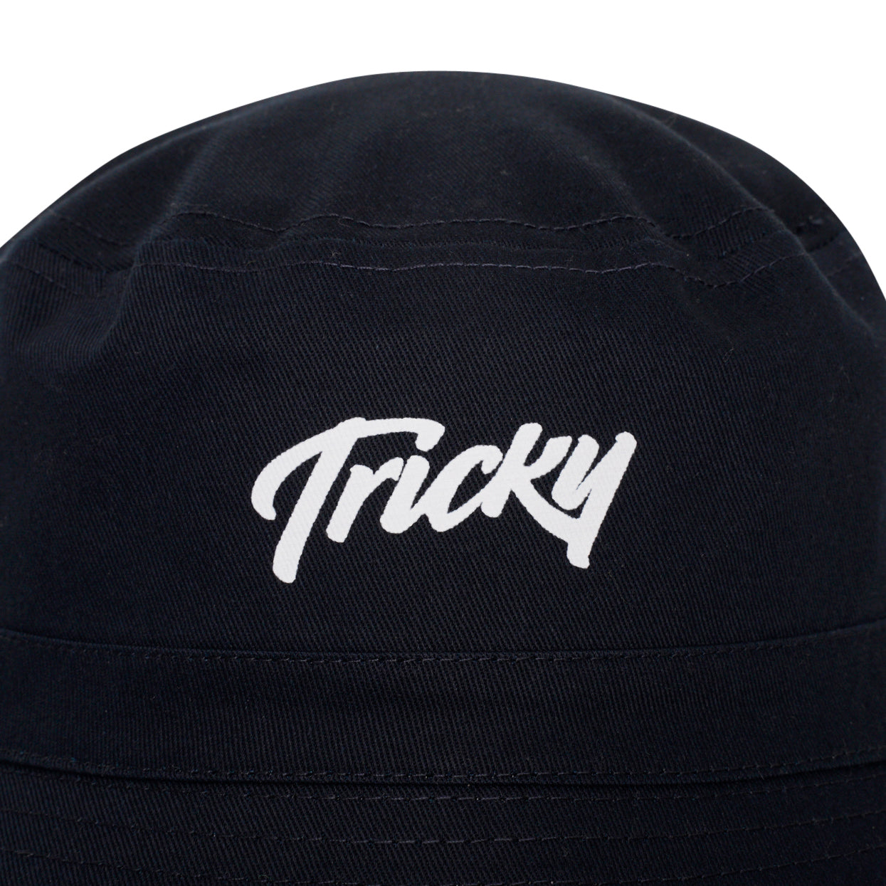 TRICKY SMALL LOGO BUCKET HAT NAVY